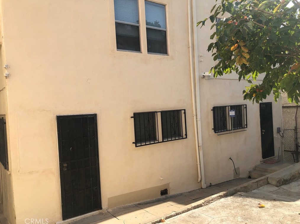 448 Solano Ave, Los Angeles, CA 90012-1051