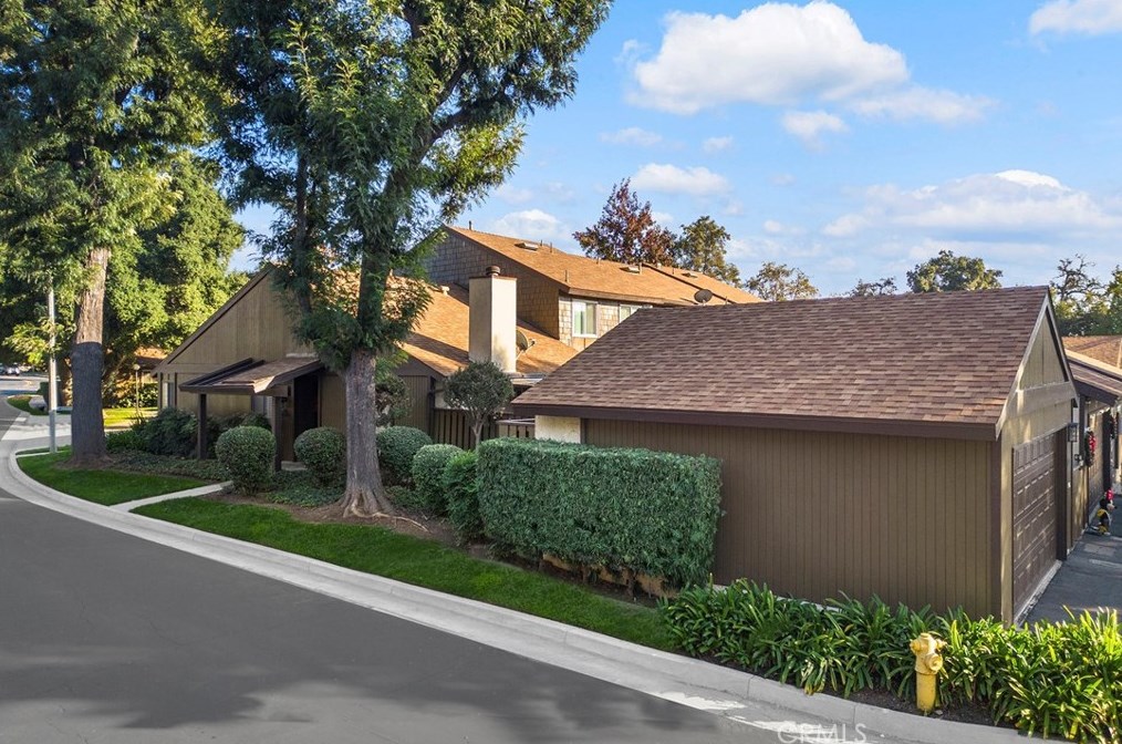 1268 Meadowglen Ln, San Dimas, CA 91773