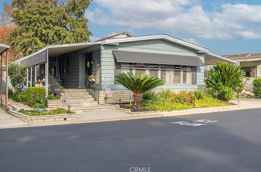 2201 Lake View Dr #20, La Habra, CA 90631