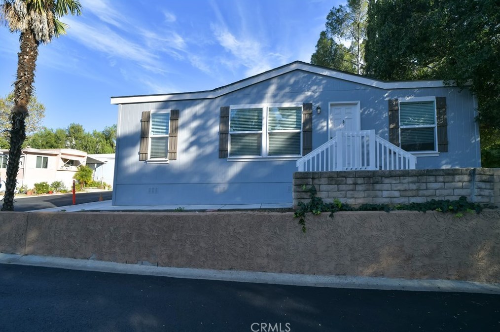 2152 Skinner Ct, Thousand Oaks, CA 91362-3062