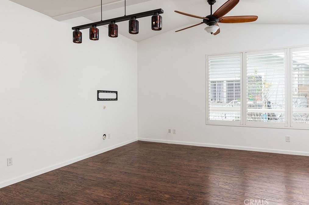 1006 Leighton Ave, Los Angeles CA  90037-1612 exterior