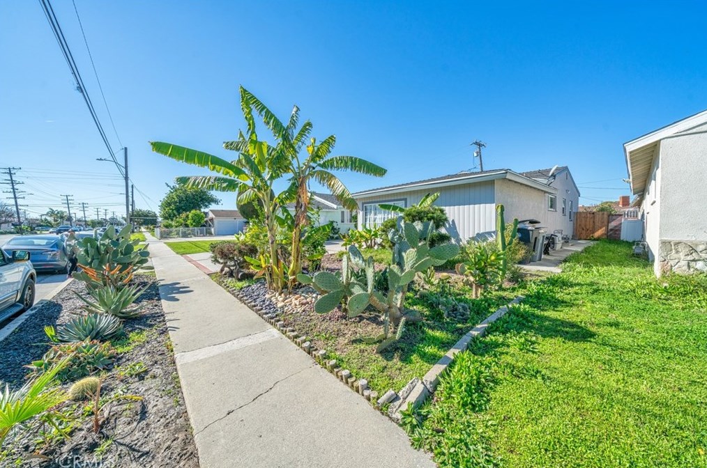 16107 Van Ness Ave, Torrance CA  90504-1619 exterior
