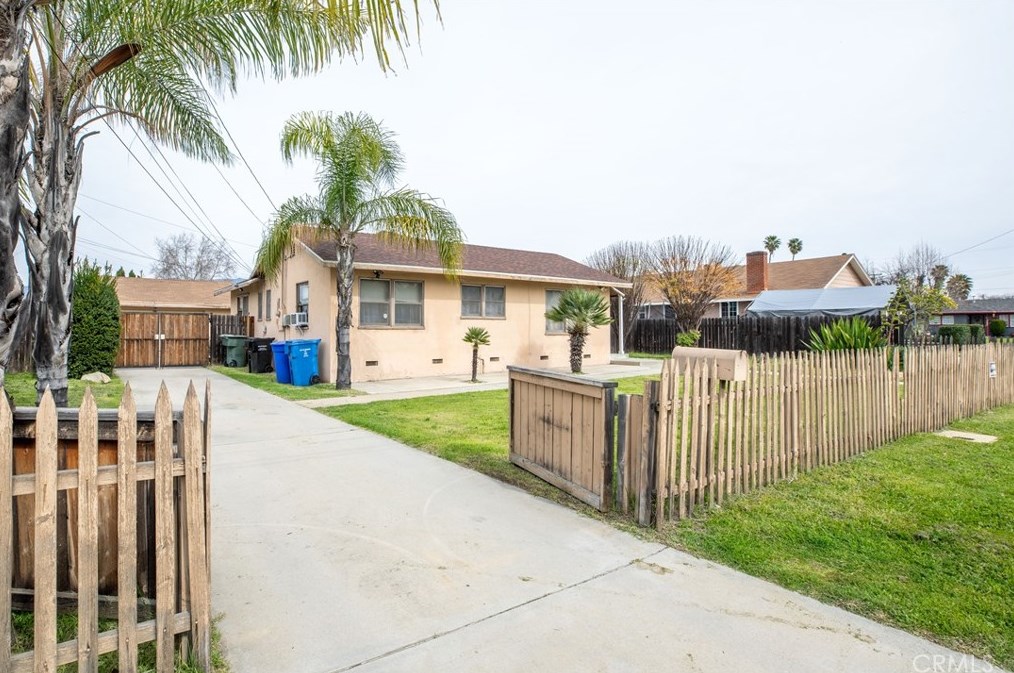 883 E Columbia Ave, Pomona, CA 91767