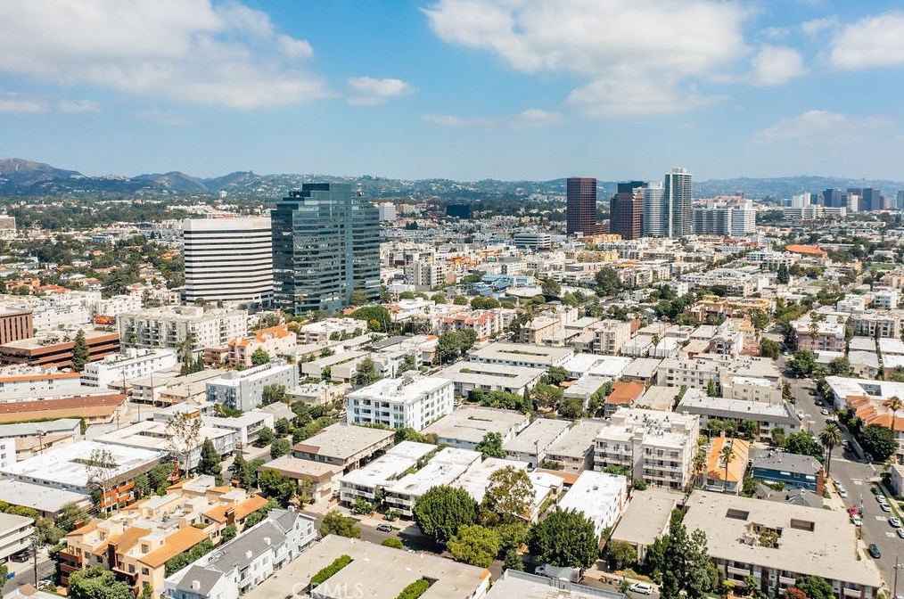 1312 Centinela Ave, Los Angeles CA  90025-1908 exterior