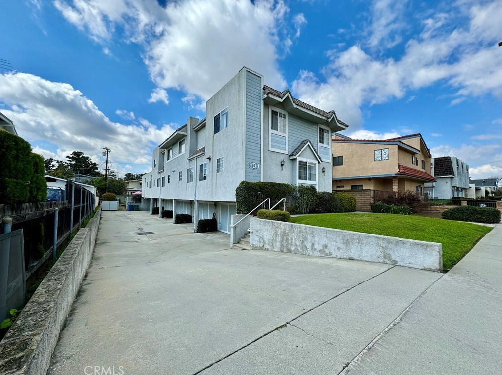 903 Monterey St, Alhambra, CA 91801-6407