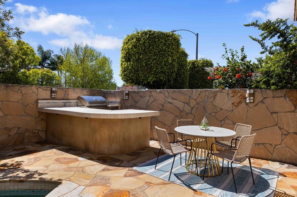 27 Recodo, Irvine CA  92620-1869 exterior