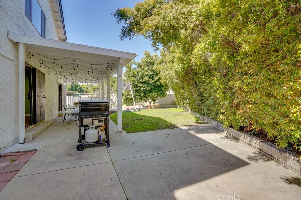 14841 Community St, Van Nuys CA  91402-3555 exterior