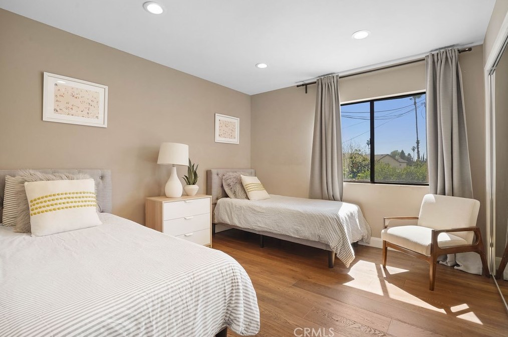 14841 Community St, Van Nuys CA  91402-3555 exterior