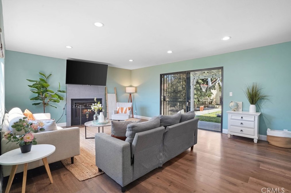 14841 Community St, Van Nuys CA  91402-3555 exterior