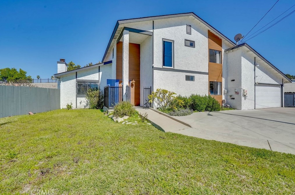 14841 Community St, Van Nuys CA  91402-3555 exterior