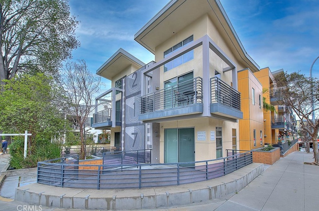 217 S Marengo Ave #108, Pasadena, CA 91101