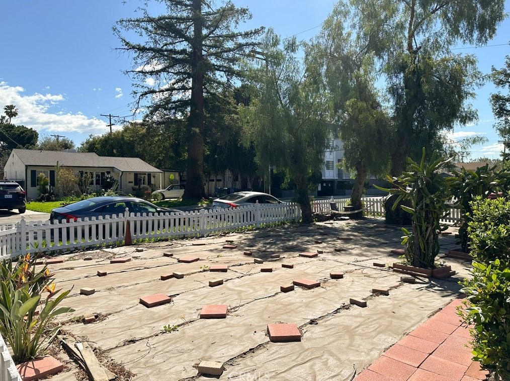 5617 Cedros Ave, Van Nuys, CA 91411