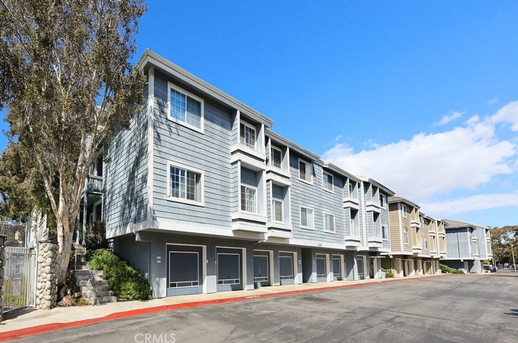20191 Sealpoint Lane #103, Huntington Beach, CA 92646