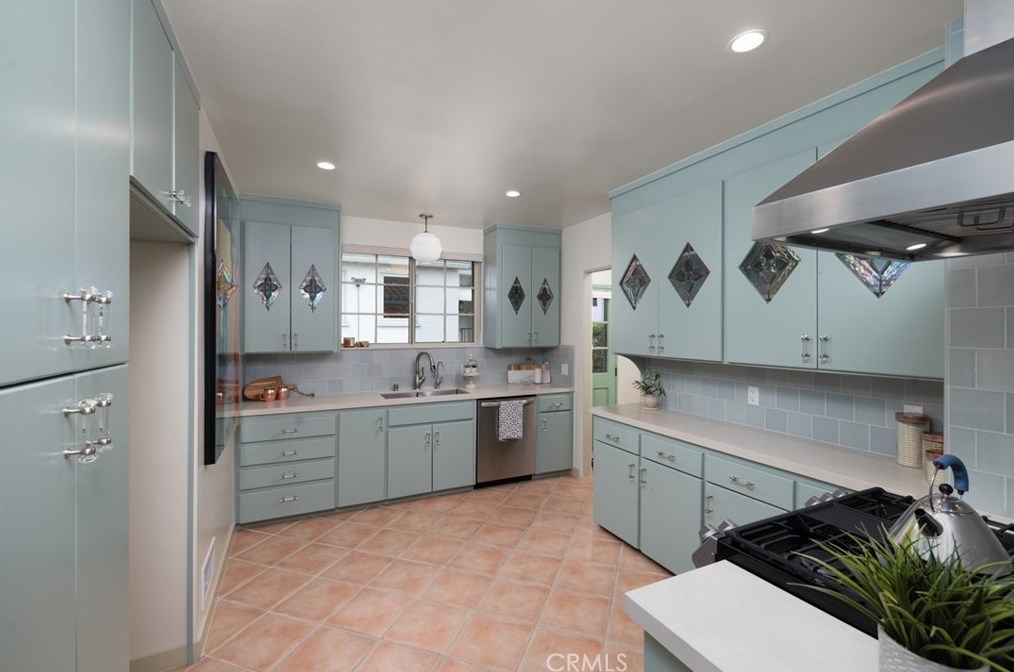 2574 Monterey Rd, Pasadena CA  91108-1644 exterior