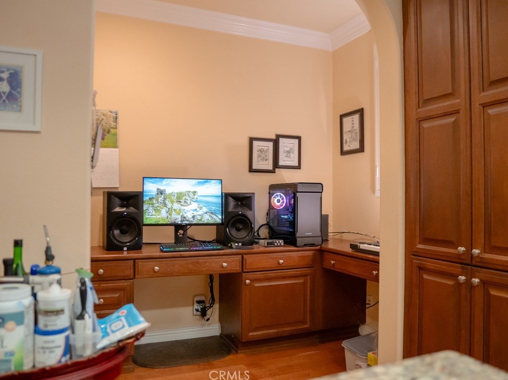 863 Terrace Ln, Pomona CA  91765-4561 exterior