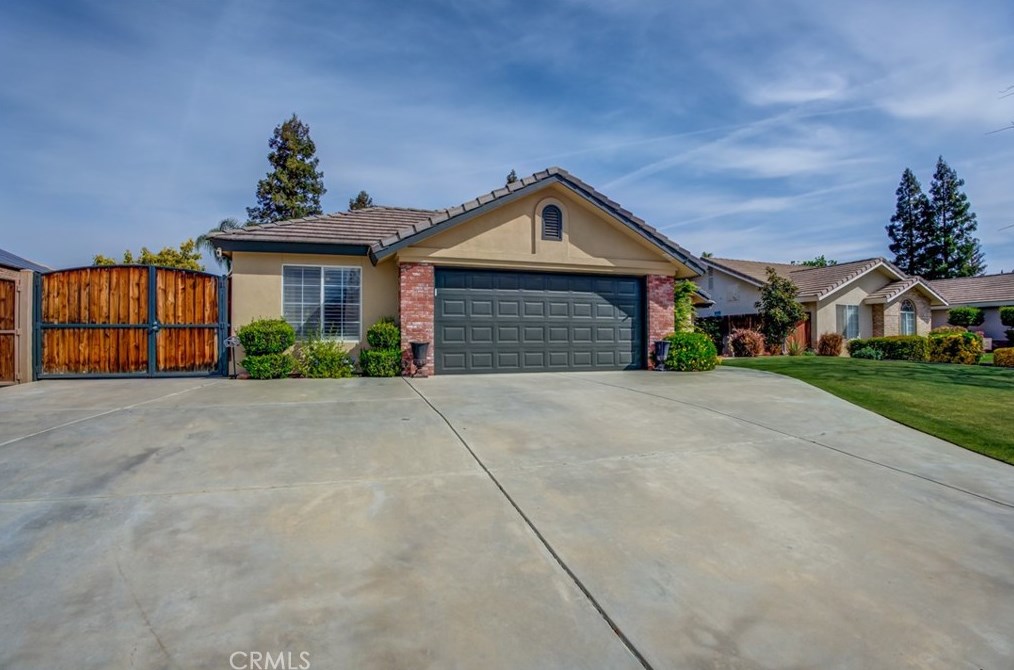 9110 Oak Hills Ave, Bakersfield CA  93312-5021 exterior