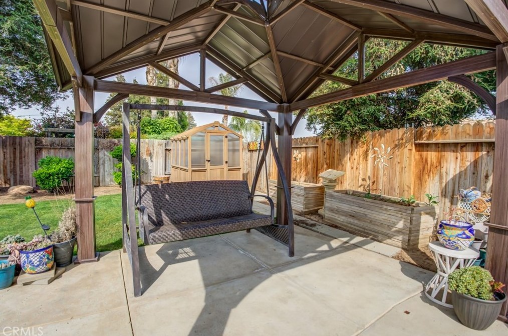 9110 Oak Hills Ave, Bakersfield CA  93312-5021 exterior