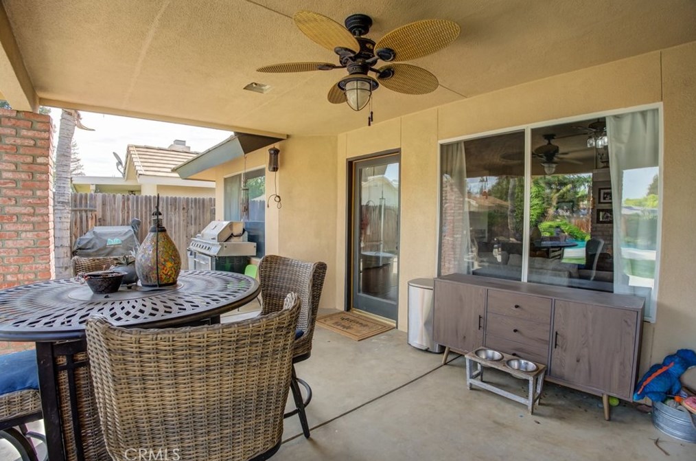 9110 Oak Hills Ave, Bakersfield CA  93312-5021 exterior