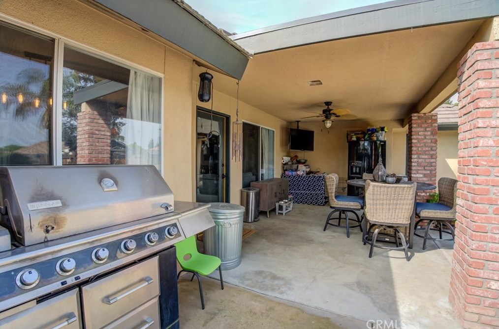 9110 Oak Hills Ave, Bakersfield CA  93312-5021 exterior