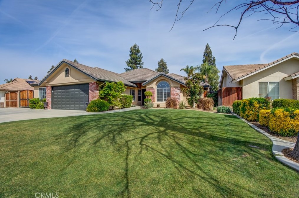 9110 Oak Hills Ave, Bakersfield CA  93312-5021 exterior