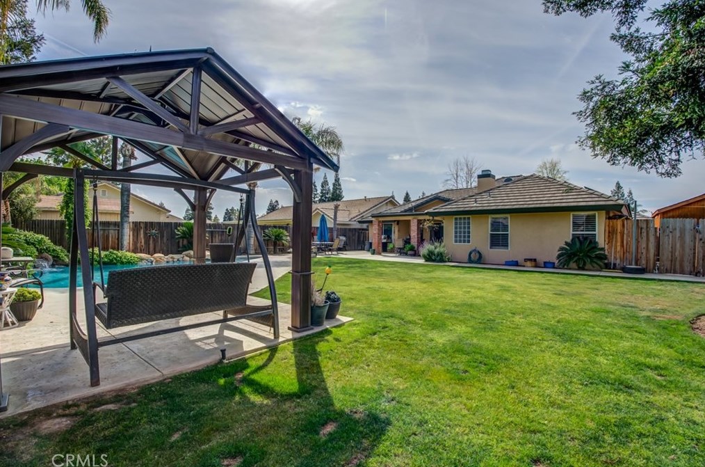 9110 Oak Hills Ave, Bakersfield CA  93312-5021 exterior