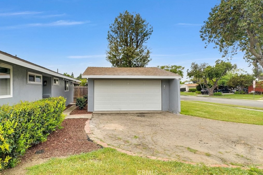 2526 Santa Ysabel Ave, Fullerton CA  92831-4428 exterior