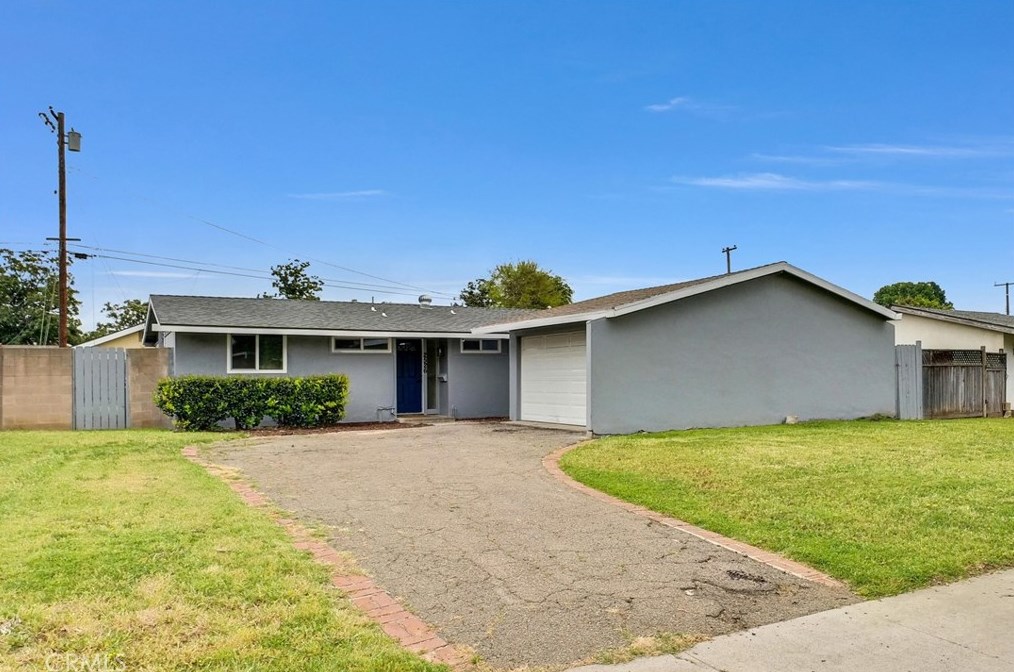 2526 Santa Ysabel Ave, Fullerton CA  92831-4428 exterior