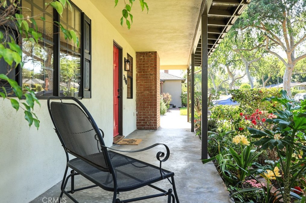 2470 Queensberry Rd, Pasadena, CA 91104