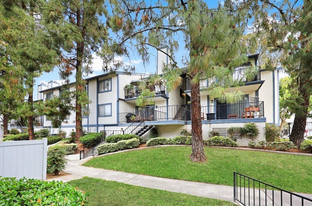 1706 Bridgeport, West Covina, CA 91791