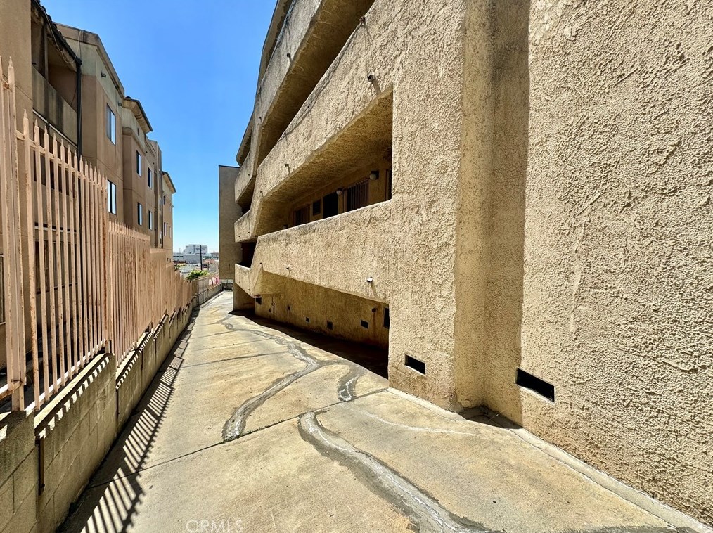 860 N Bunker Hill Ave., Los Angeles, CA 90012