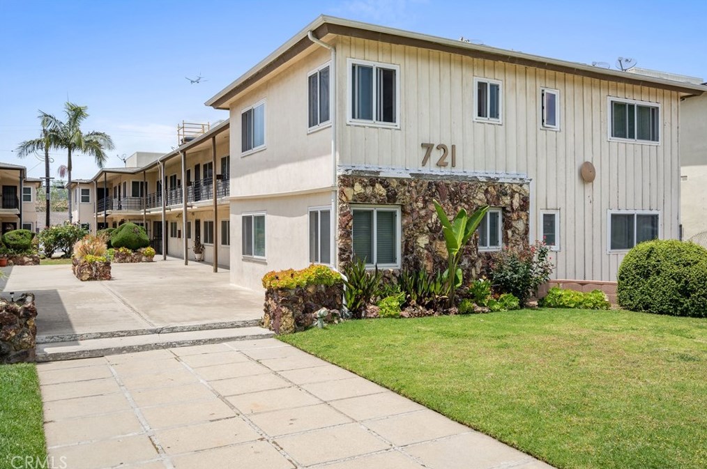 721 Larch St, Inglewood, CA 90301-3441