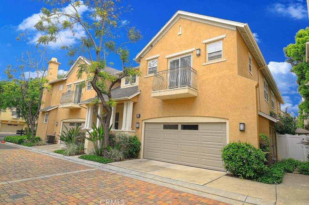 30 Burlingame, Irvine, CA 92602-1002