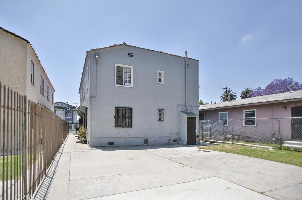 205 Indigo St, Compton, CA 90220-3775