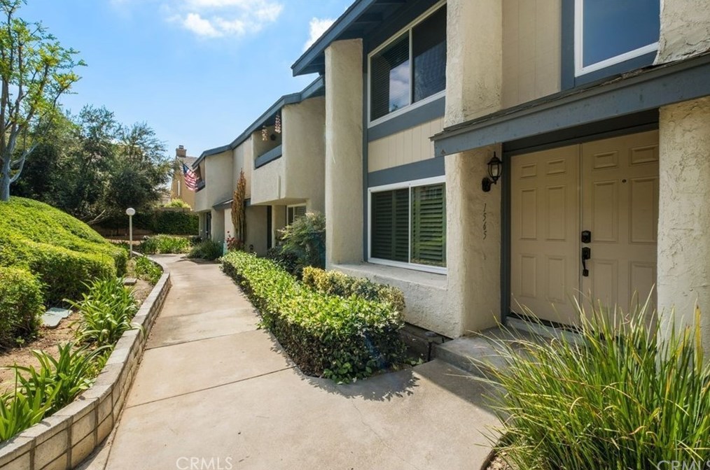 1565 Honeywood Ct, Brea, CA 92821-2735