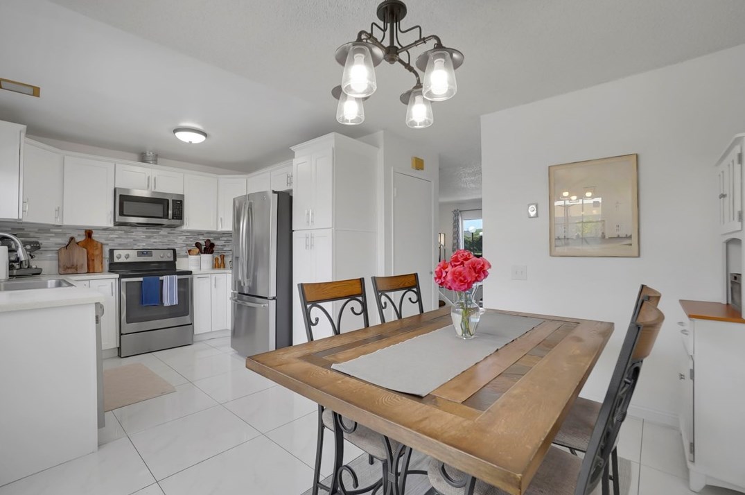 3020 Bradford Pl, Santa Ana, CA 92707-4033