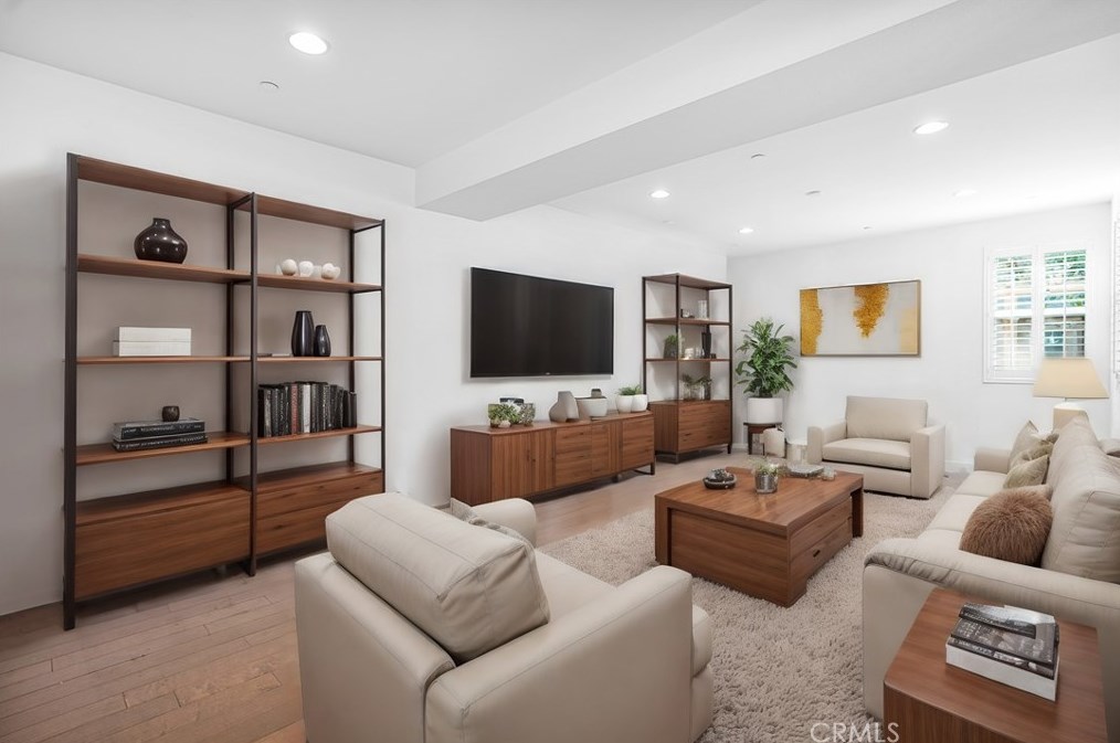 413 Glendora Ave, Glendora, CA 91741-6216