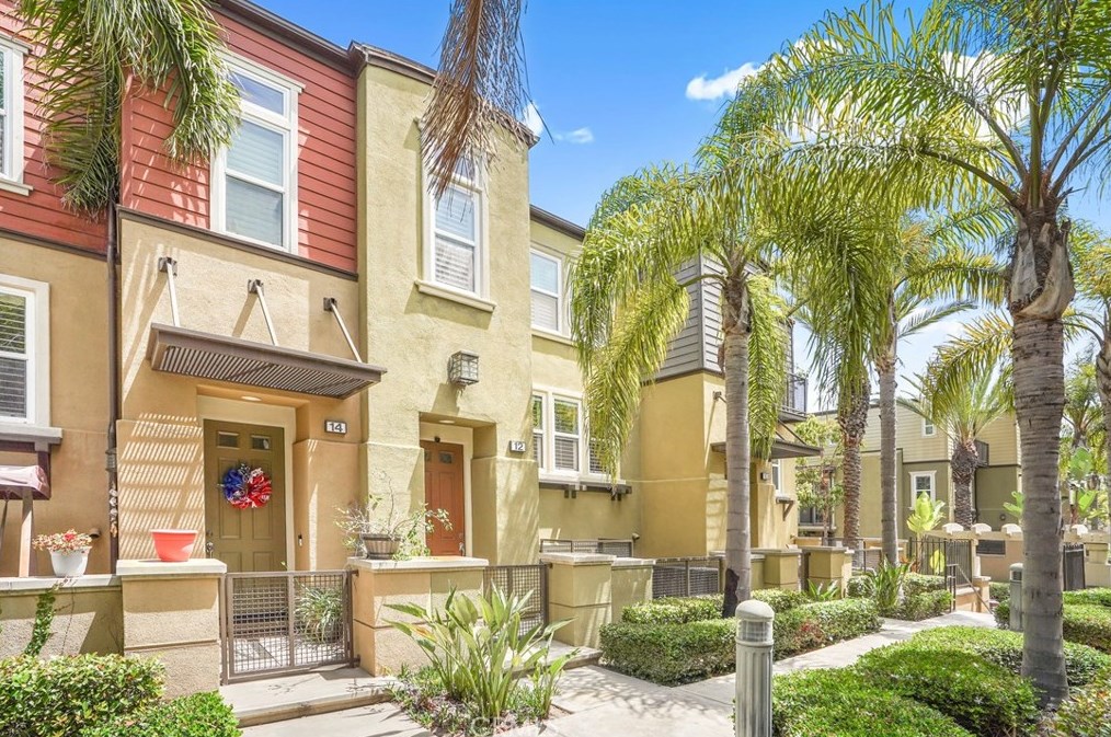 12 Bluefin Ct, Newport Beach, CA 92663