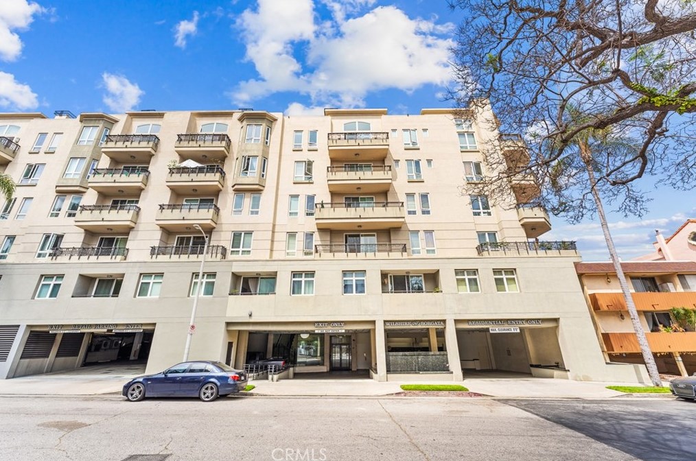 12222 Wilshire Blvd, Los Angeles CA  90025-1173 exterior