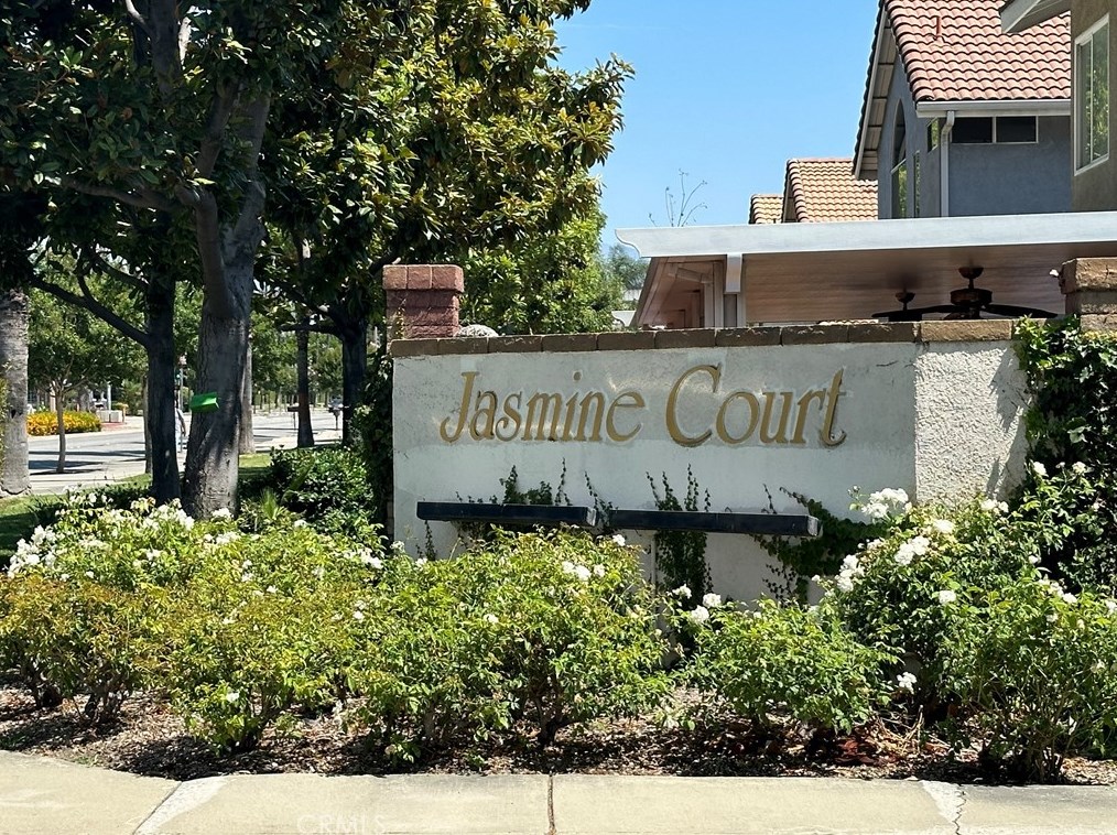 132 Fallbrook Ln, Pomona, CA 91766