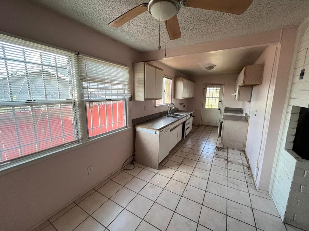 141 Lausanne Dr, San Diego, CA 92114