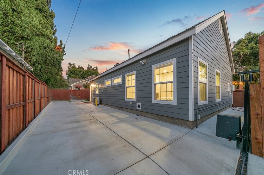 7733 Friends Ave, Whittier CA  90602-1405 exterior
