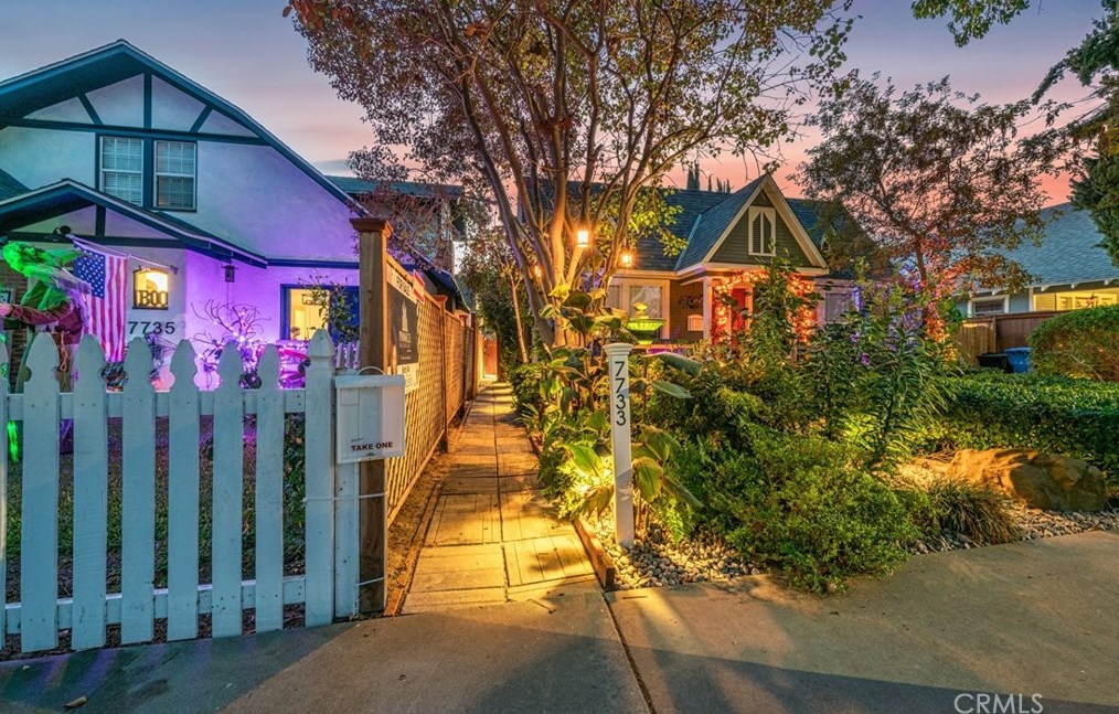 7733 Friends Ave, Whittier CA  90602-1405 exterior