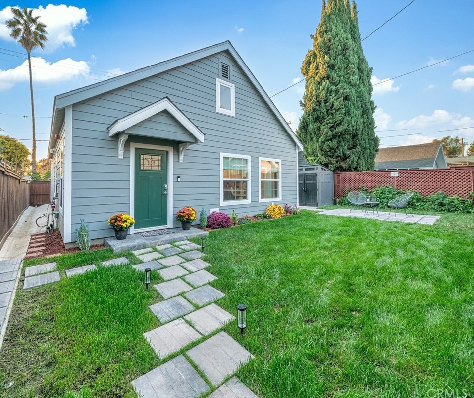 7733 Friends Ave, Whittier CA  90602-1405 exterior