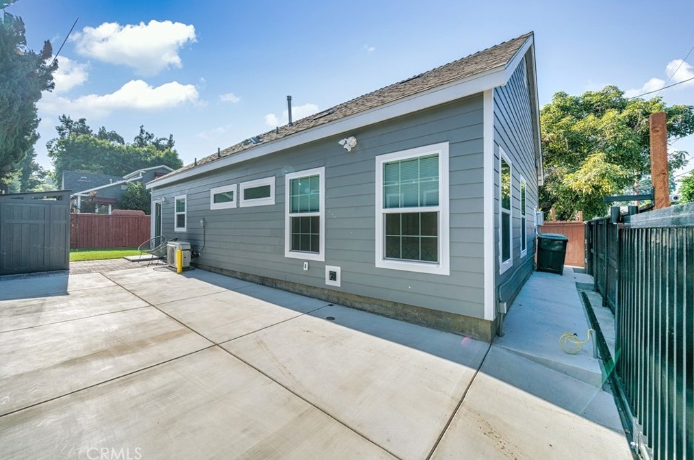 7733 Friends Ave, Whittier CA  90602-1405 exterior