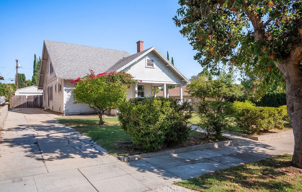1364 Norton Ave, Glendale, CA 91202-2045