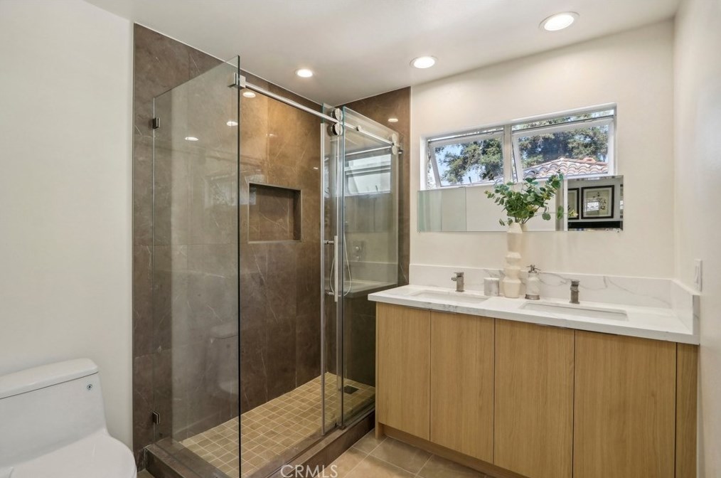 2230 Los Robles Ave, Pasadena CA 91104-4318 exterior