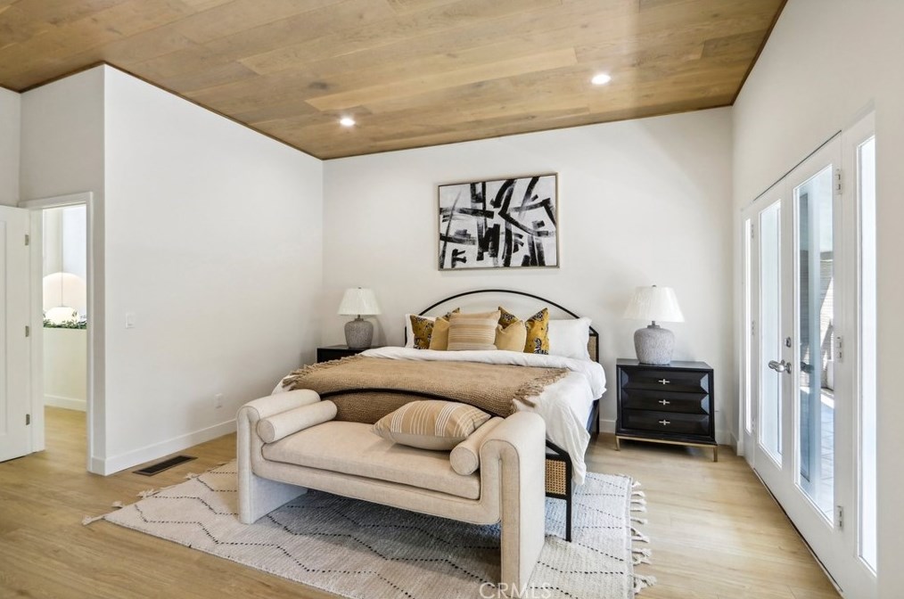 2230 Los Robles Ave, Pasadena CA 91104-4318 exterior