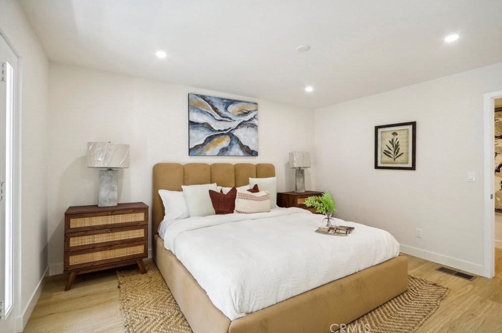 2230 Los Robles Ave, Pasadena CA 91104-4318 exterior