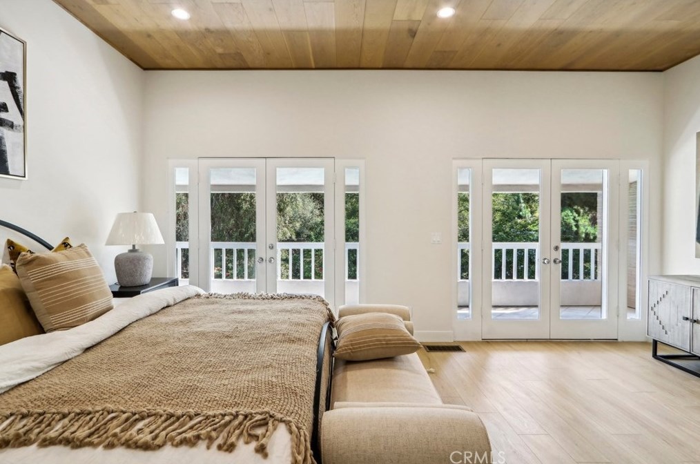 2230 Los Robles Ave, Pasadena CA 91104-4318 exterior