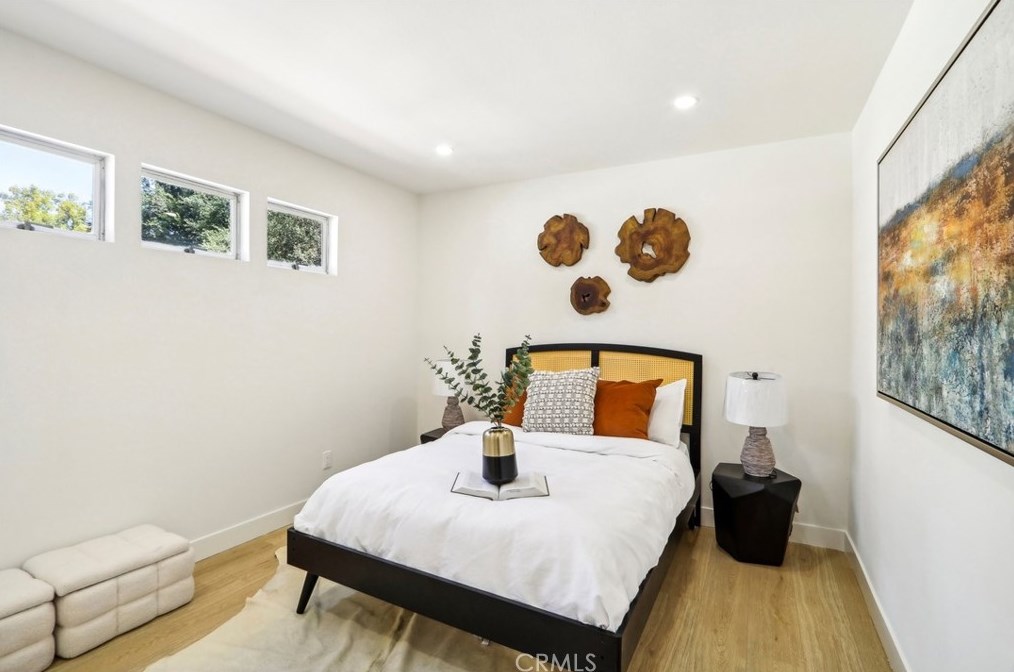 2230 Los Robles Ave, Pasadena CA 91104-4318 exterior